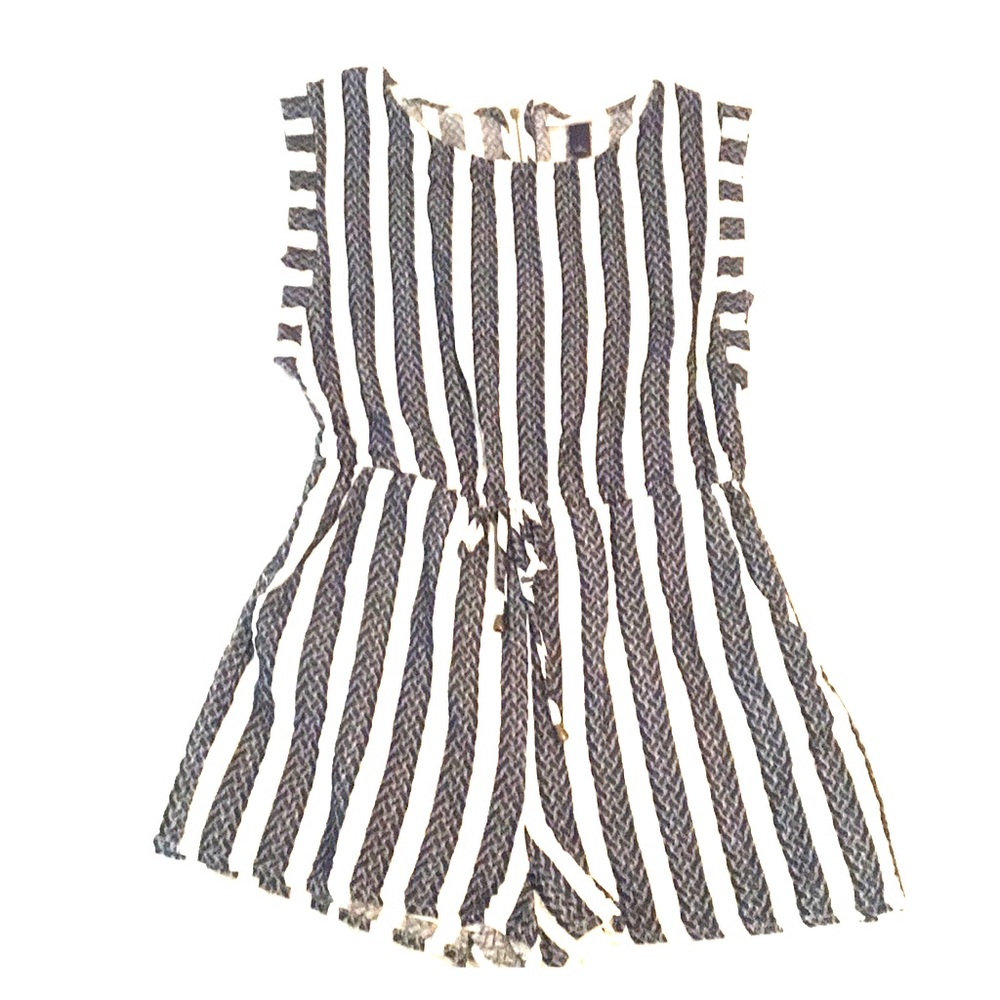 Universal Thread Romper